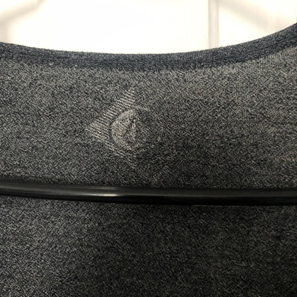 black long sleeve - Picture 2 of 2